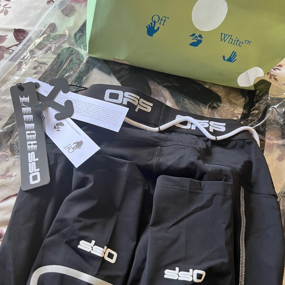Off-white leggings